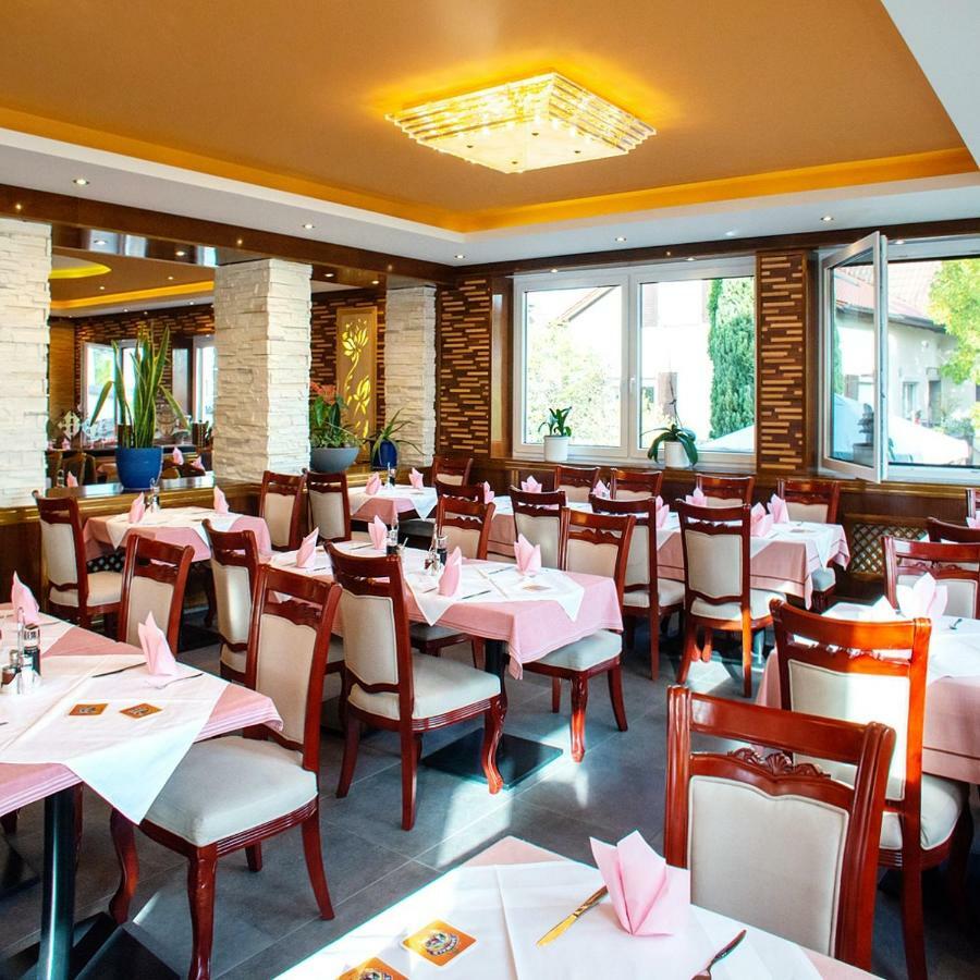 Gaststaette Lin Garden Hotel Untergruppenbach Exterior foto